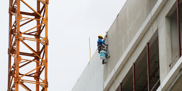 Trabajos Verticales en Fachadas de Edificios / Viviendas en Fuenlabrada · Pintar Edificios de Construcción de Obra Nueva